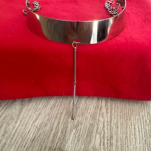 Vintage Y2K thick curved silver Choker Necklace w dangling piece - Picture 2 of 4